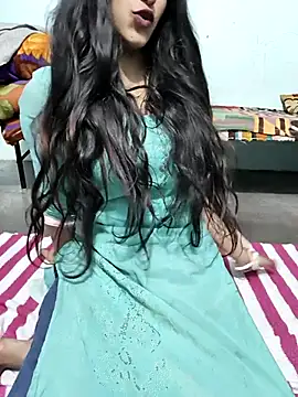 Snapshot of Yours-Zeenat chatting on 02-16-26, 08:43 Yours-Zeenat online show from 02-16-26, 08:43