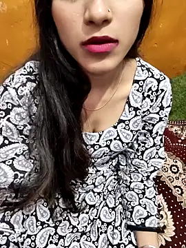 Snapshot of Yours-Zeenat chatting on 02-22-26, 08:29 Yours-Zeenat online show from 02-22-26, 08:29