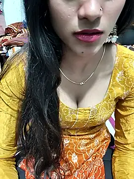 Snapshot of Yours-Zeenat chatting on 02-23-26, 09:23 Yours-Zeenat online show from 02-23-26, 09:23