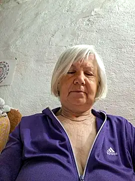 KlaudiaDarling online show from 05-19-26, 02:29