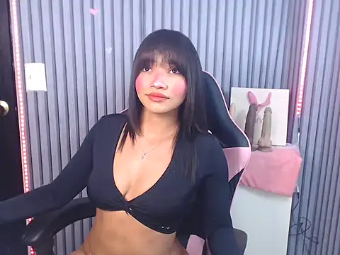 Snapshot of Vanessa__Hot_ chatting on 02-04-26, 04:40 Vanessa Hot online show from 02-04-26, 04:40