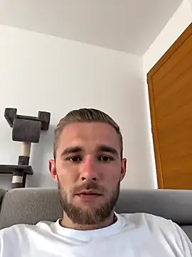 Benjamiinlt online show from 04-10-26, 04:44