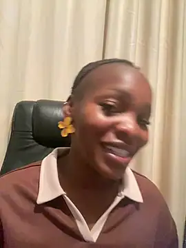 xLissahx online show from 06-12-26, 07:40