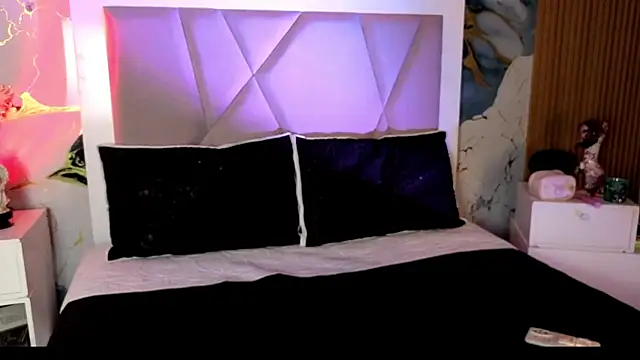 Sienna Desiree online show from 04-04-26, 02:25