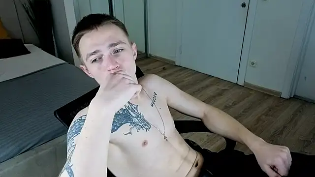 LEO  MILLER online show from 01-08-26, 03:58