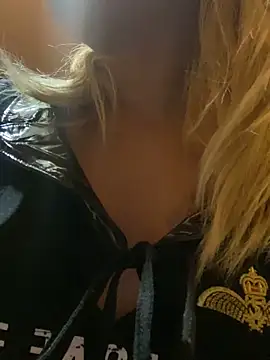 FoxxyFoxx online show from 03-11-26, 08:15