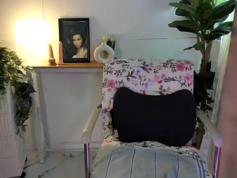 Snapshot of Andrea_bricks06 chatting on 05-28-26, 03:15 Andrea bricks06 online show from 05-28-26, 03:15