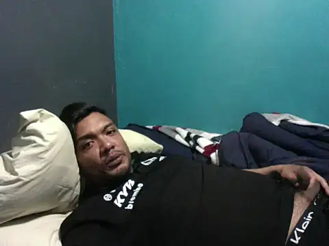 latinomoreno95 online show from 04-05-26, 11:18