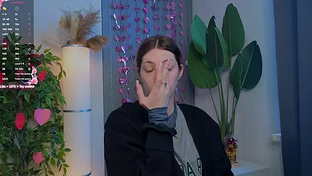 BrianneMallory online show from 02-26-26, 06:12