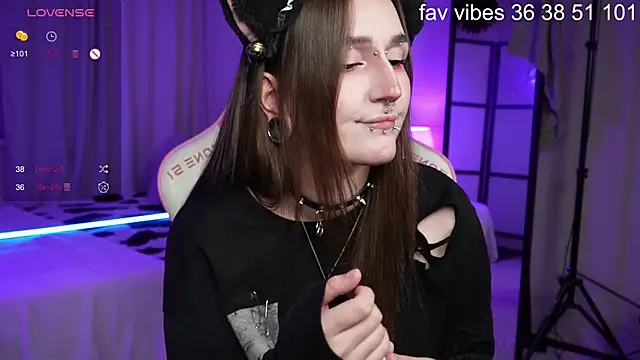Alice Goth online show from 07-12-26, 04:03