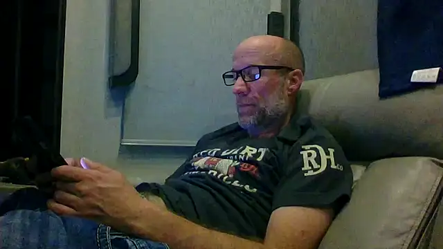 Snapshot of tittycum3636 chatting on 03-30-26, 04:13 tittycum3636 online show from 03-30-26, 04:13