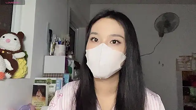 Tieu-May online show from 04-12-26, 08:36