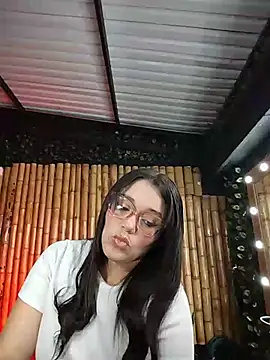 Snapshot of Astrid_williams chatting on 06-27-26, 02:05 Astrid williams online show from 06-27-26, 02:05