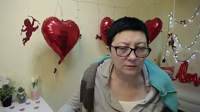 EmilyL0ve online show from 02-03-26, 06:13