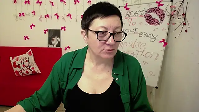 EmilyL0ve online show from 03-11-26, 06:25