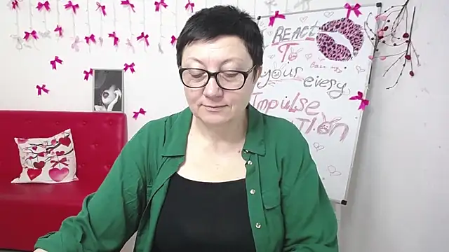 EmilyL0ve online show from 03-14-26, 06:19