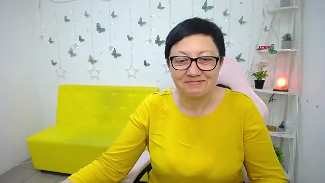 EmilyL0ve online show from 05-20-26, 05:08