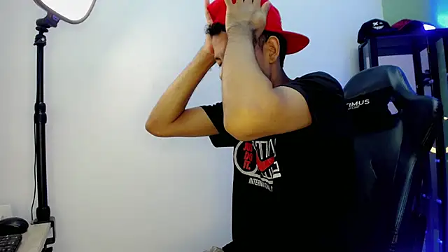 Snapshot of Tupac_D chatting on 01-16-26, 02:43 Tupac D online show from 01-16-26, 02:43