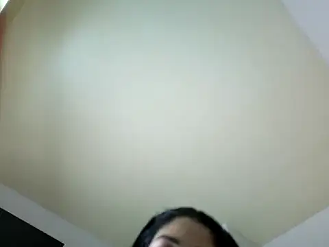Snapshot of vanessa2711 chatting on 04-15-26, 03:24 vanessa2711 online show from 04-15-26, 03:24