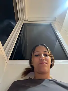 vicky bass  online show from 05-01-26, 01:43