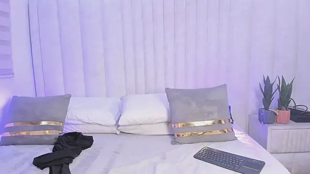 nicol moons online show from 02-13-26, 04:19