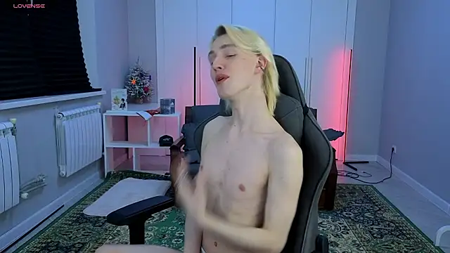 lucidangelok1 online show from 03-26-26, 01:49