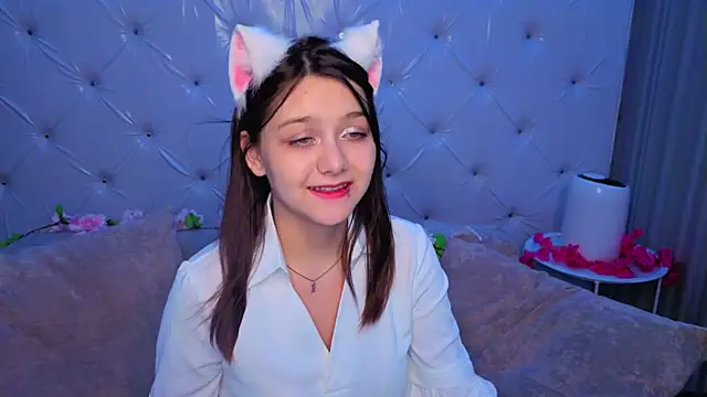xxxnaughtyfoxyxxx online show from 07-05-26, 05:20