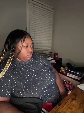 Chocolatebunnyxx96 online show from 03-24-26, 05:23