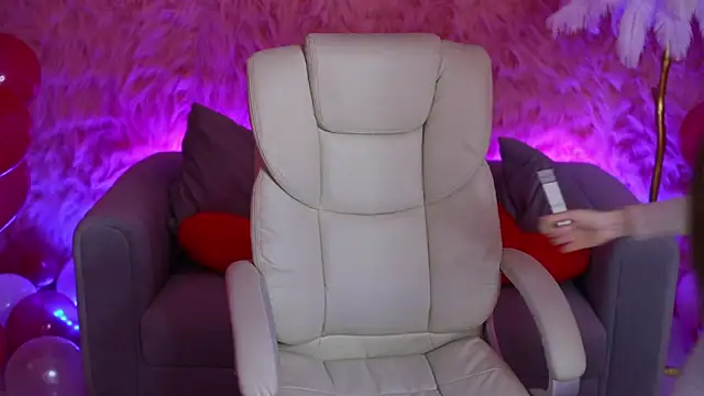 Snapshot of AlexaFleur chatting on 02-15-26, 07:54 AlexaFleur online show from 02-15-26, 07:54