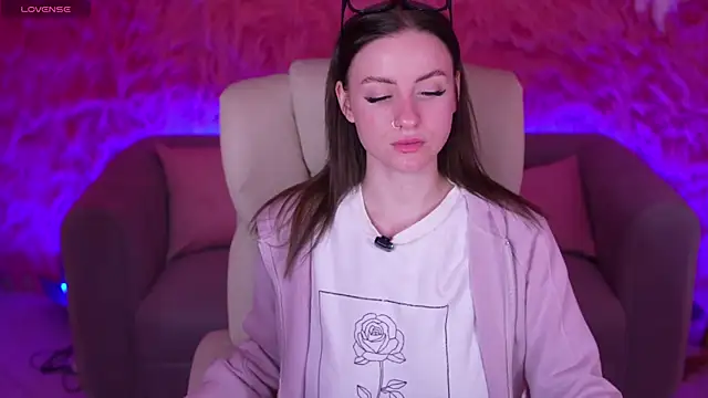 Snapshot of AlexaFleur chatting on 04-11-26, 06:29 AlexaFleur online show from 04-11-26, 06:29