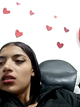 honeyluxe  online show from 03-22-26, 04:38