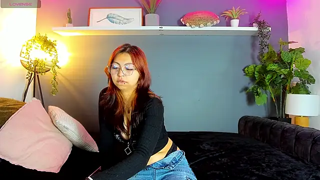 Kira Exe  online show from 04-15-26, 11:39