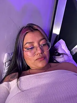 queen of you heart online show from 04-17-26, 05:05