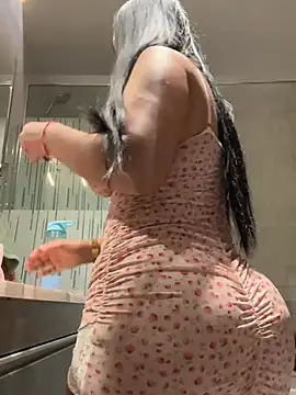 nataliia queen  online show from 04-05-26, 12:41