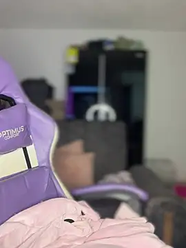 Stormi th online show from 04-17-26, 12:35