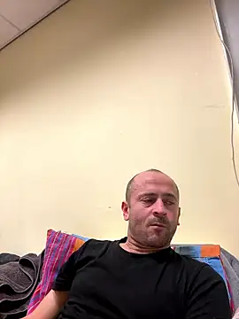 Snapshot of Majestik1 chatting on 01-12-26, 08:14 Majestik1 online show from 01-12-26, 08:14