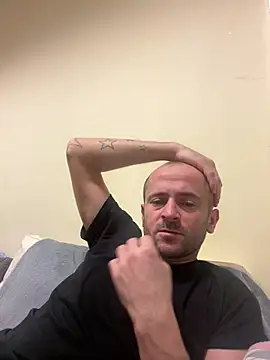 Snapshot of Majestik1 chatting on 01-14-26, 12:00 Majestik1 online show from 01-14-26, 12:00