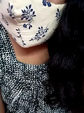 Snapshot of Ammu14399 chatting on 07-09-26, 07:01 Ammu14399 online show from 07-09-26, 07:01