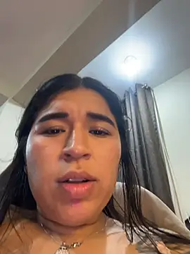 Snapshot of Minico25 chatting on 05-05-26, 01:57 Minico25 online show from 05-05-26, 01:57
