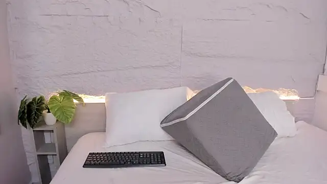 lanna 18  online show from 03-27-26, 11:43