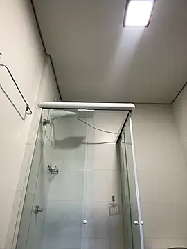 Snapshot of vinihfeh chatting on 02-25-26, 06:39 vinihfeh online show from 02-25-26, 06:39