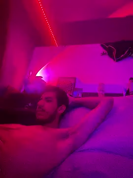 Snapshot of vinihfeh chatting on 04-01-26, 02:03 vinihfeh online show from 04-01-26, 02:03