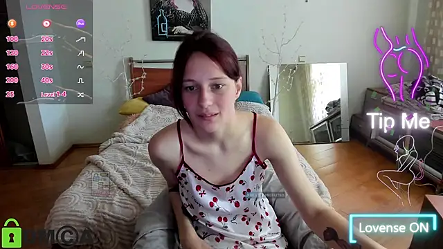 Lily Viola online show from 05-06-26, 07:35