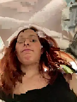 Snapshot of Lily_Viola chatting on 06-18-26, 09:14 Lily Viola online show from 06-18-26, 09:14
