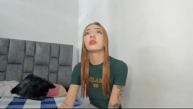 Snapshot of emily_pons chatting on 01-18-26, 06:01 emily pons online show from 01-18-26, 06:01