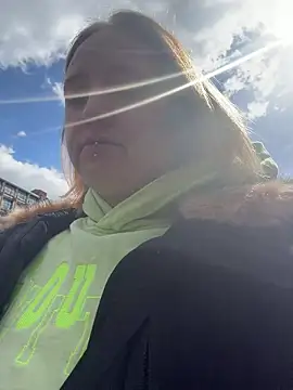 Spatgirl online show from 04-19-26, 01:10