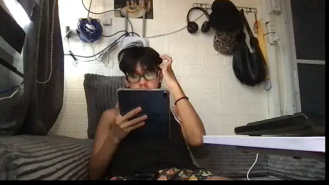 Snapshot of oishii_ii chatting on 08-03-26, 03:05 oishii ii online show from 08-03-26, 03:05