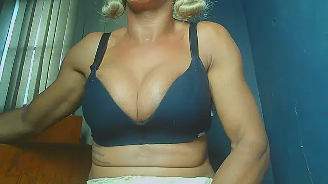 Snapshot of paolla23cm_brasil chatting on 07-25-26, 04:15 paolla23cm brasil online show from 07-25-26, 04:15
