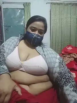 momo loves online show from 02-18-26, 05:09