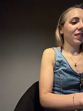 ElenaWhitmore online show from 03-10-26, 10:15